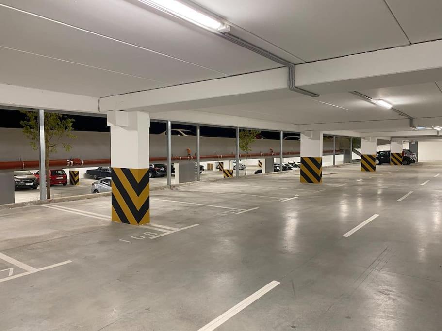 New Modern Apt Near Old Town - Private Parking ザダル エクステリア 写真