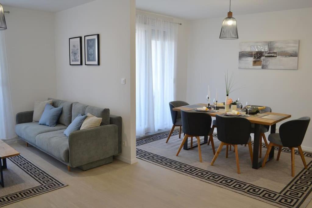New Modern Apt Near Old Town - Private Parking ザダル エクステリア 写真