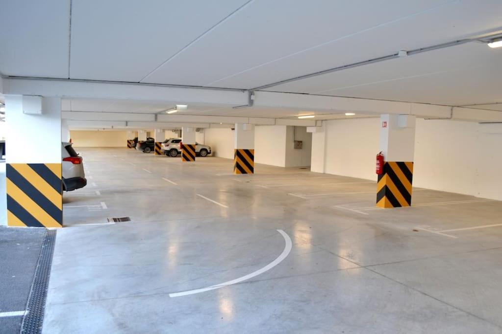 New Modern Apt Near Old Town - Private Parking ザダル エクステリア 写真