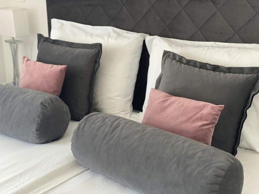 New Modern Apt Near Old Town - Private Parking ザダル エクステリア 写真